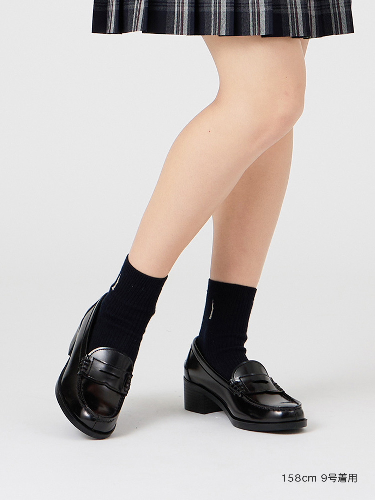 ヒールローファー